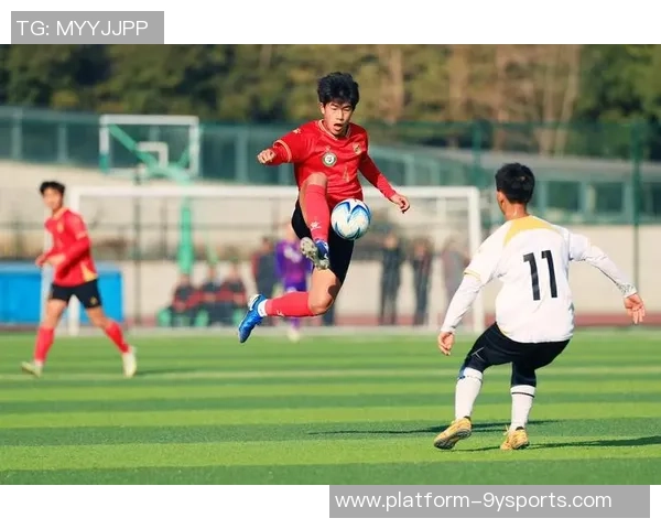 足球陈凡：从绿茵场到人生舞台的奋斗与梦想之路